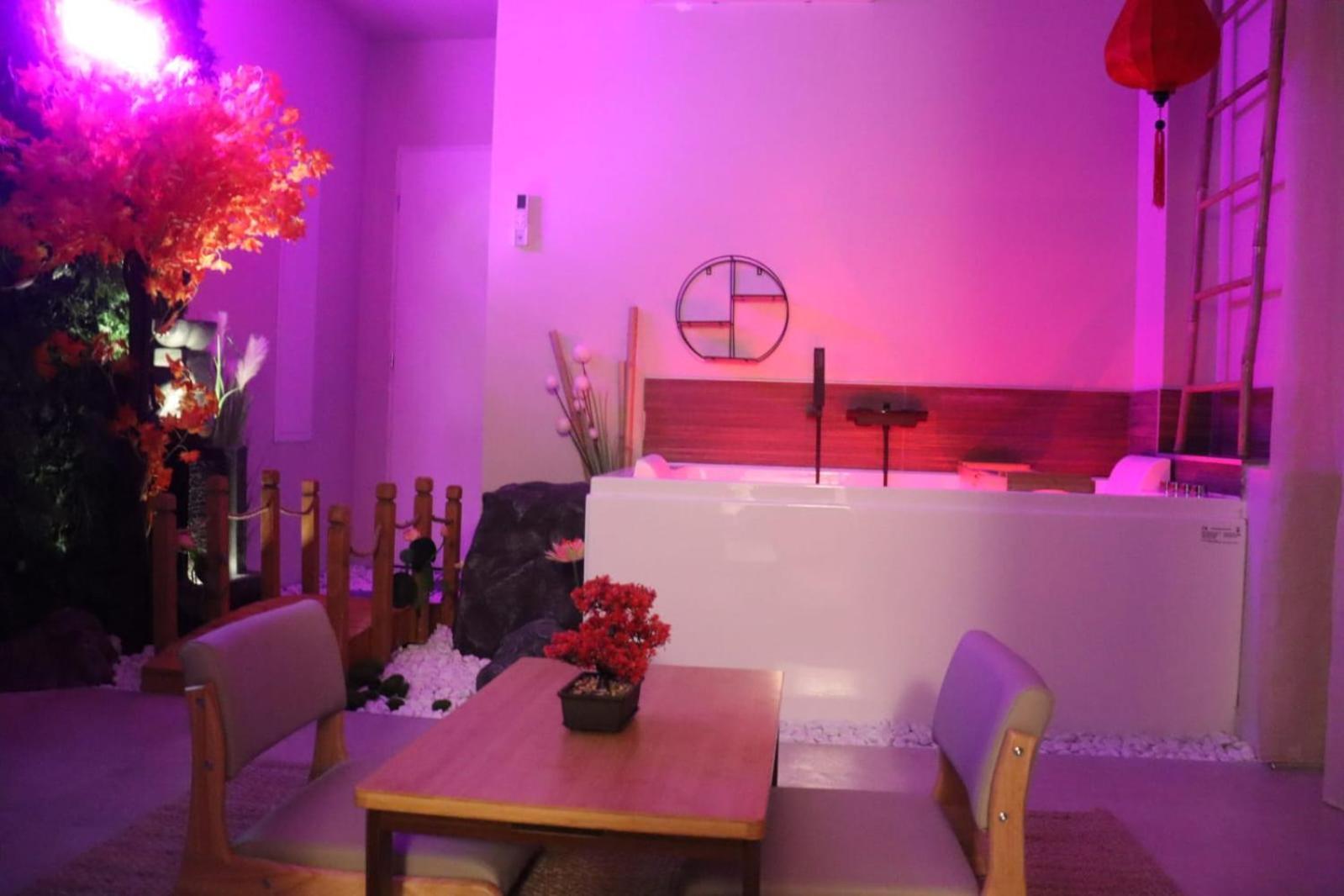 Loveroom Japon Avec Balneotherapie Toulon Exteriér fotografie