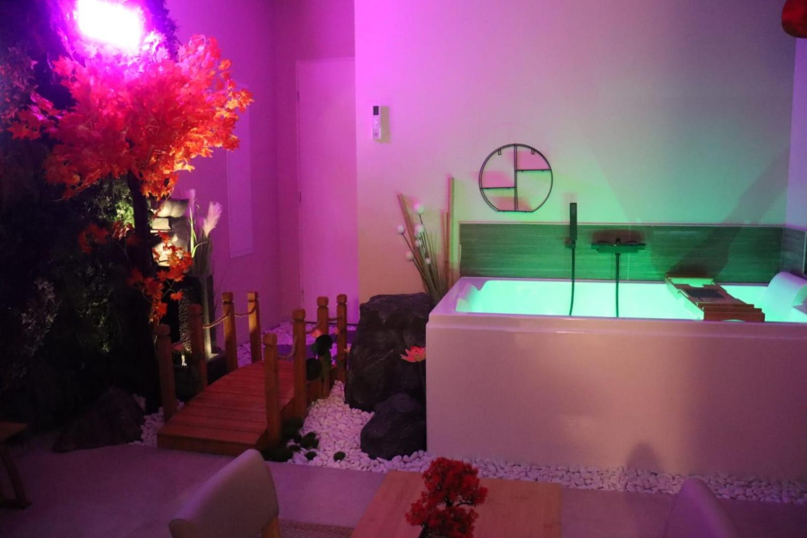 Loveroom Japon Avec Balneotherapie Toulon Exteriér fotografie