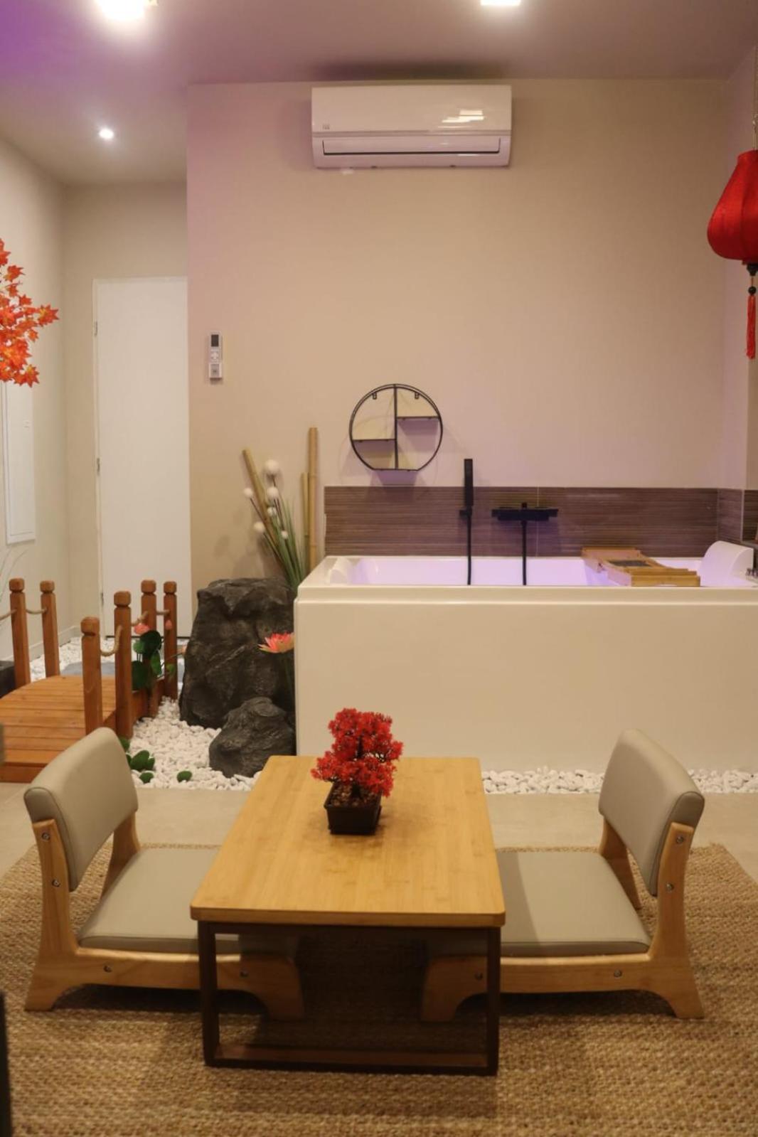 Loveroom Japon Avec Balneotherapie Toulon Exteriér fotografie