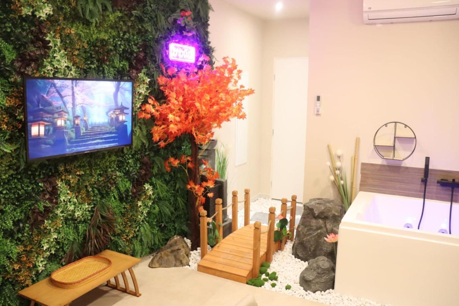 Loveroom Japon Avec Balneotherapie Toulon Exteriér fotografie